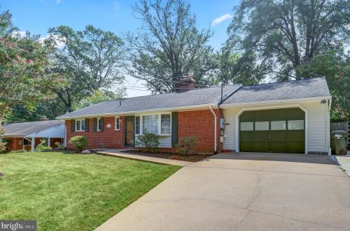 7419 Chatham St, Springfield, VA 22151-3118