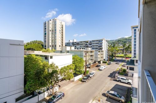1624 Dole St, Honolulu HI  96822-4864 exterior