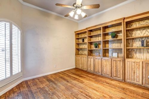 7029 Ridge Crest Dr, Fort Worth, TX 76182-7826