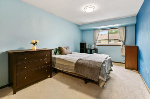 1718 Hickory Hill Dr, Saint Paul MN  55122-2410 exterior