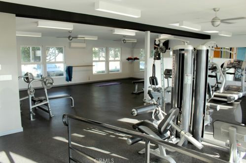 21851 Newland St, Huntington Beach CA  92646-7602 exterior