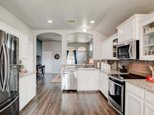 5733 Parkview Hills Ln, Fort Worth TX  76179-6715 exterior