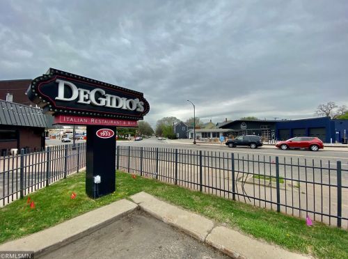 38 Douglas St, Saint Paul MN  55102-2714 exterior