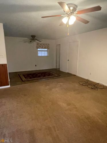 35 Taylor Rd, Porterdale, GA 30014-5311