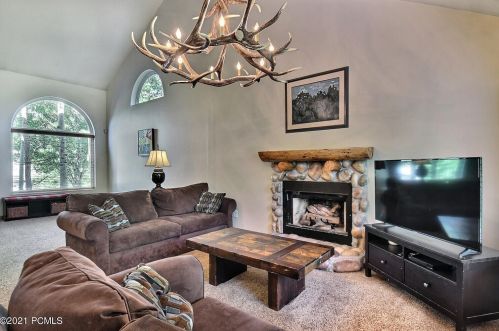 8028 Springshire Dr, Park City UT 84098-5396 exterior