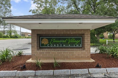 709 Elmwood Dr, Hudson NH  03051-3245 exterior