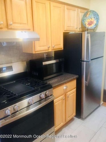 36 Manchester Ct, East Freehold, NJ 07728-3229