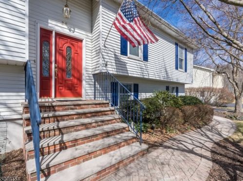 28 Linmor Ave, Fredon, NJ 07860-2538