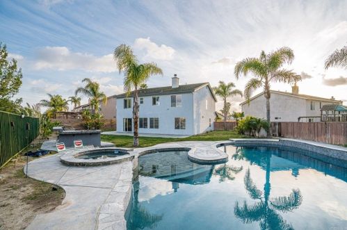 2121 Chateau Ct, Chula Vista CA  91913-3161 exterior