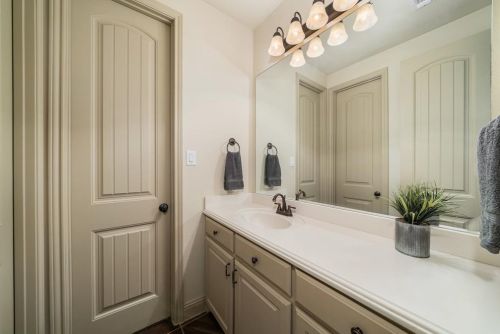 6600 Barcelona, Irving TX  75039-3043 exterior