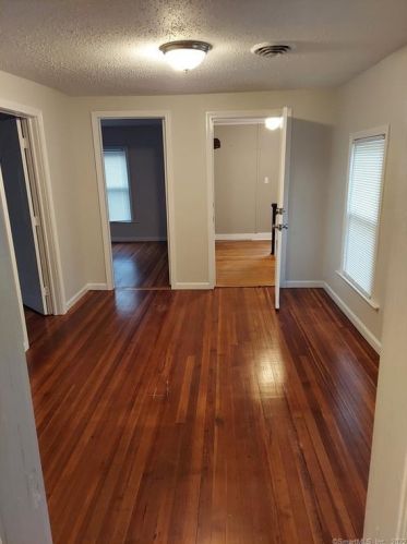 314 Bristol St, Southington CT  06489-4537 exterior