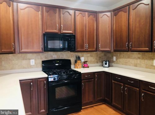 16830 Nuttal Oak Pl, Woodbridge, VA 22191-7504