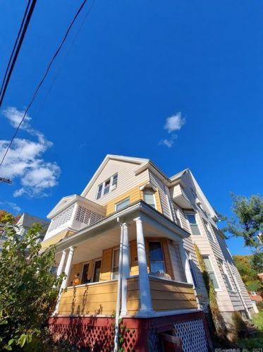 54 Brewster St, Waterbury, CT 06704-3005