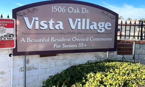 1506 Oak Dr, Vista CA  92084-3504 exterior