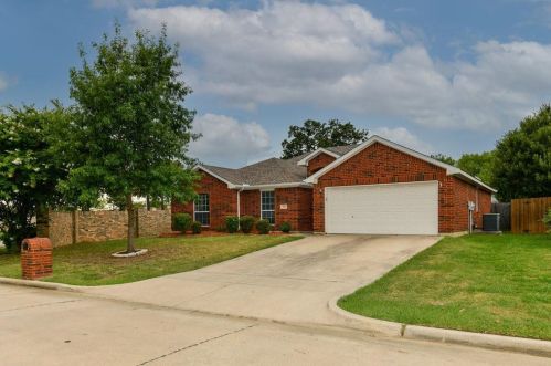 201 Meadowside Dr, Midlothian, TX 76063-6297