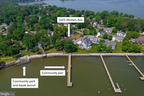 1625 Winters Ave, Shady Side MD 20764-9718 exterior
