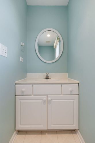 204 Julie Ln, Pingree Grove IL  60140-8379 exterior