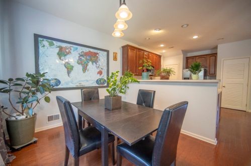 12 Scarlet Oak Dr, Princeton NJ  08540-4610 exterior