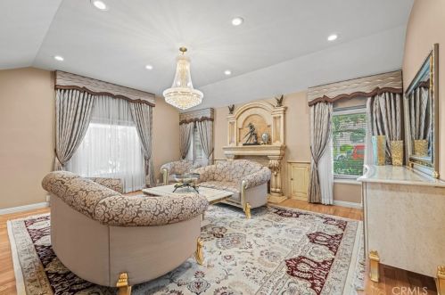 1215 Cordova Ave, Glendale CA  91207-1734 exterior