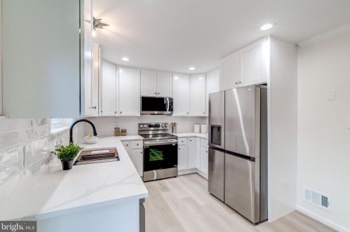 8527 Bauer Dr, Springfield VA  22152-2345 exterior