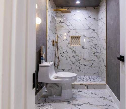 4731 El Segundo Blvd, Hawthorne CA  90250-4202 exterior