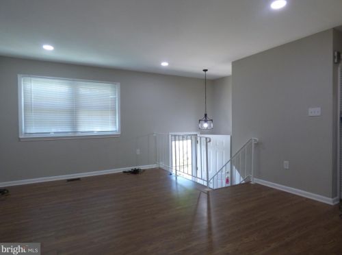 13825 Londonderry Ct, Woodbridge, VA 22193-4329