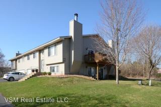 1332 Windcrest Ave, Saint Paul MN  55123-1476 exterior