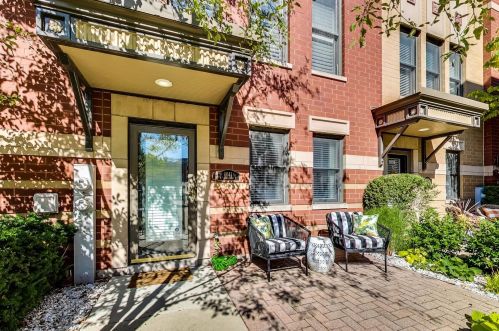 1041 Kingsbury St, Chicago, IL 60610-3772