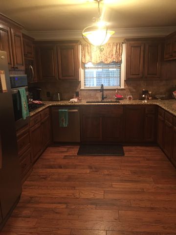 623 3rd St, Chandler, TX 75758-2232