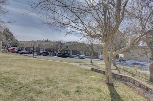 1514 Ouray Cir, Aurora CO  80017-5642 exterior