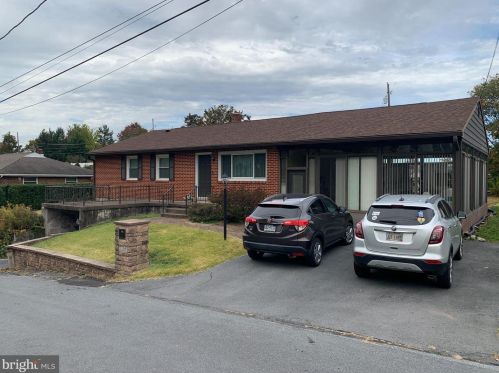 7734 Valleyview Ave, Harrisburg, PA 17112-3863