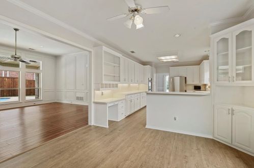 2221 Lorraine Dr, Carrollton TX 75006-4322 exterior