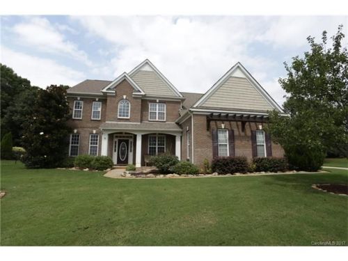 715 Springwood Dr, Waxhaw, NC 28173-7229