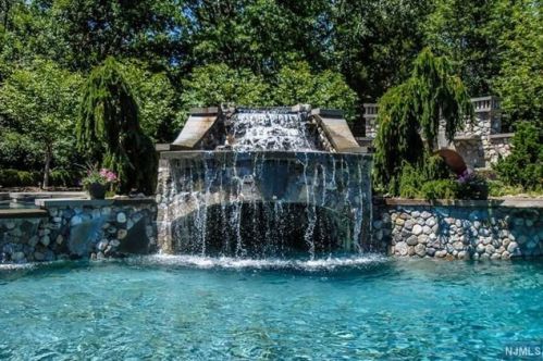 1080 Ramapo Valley Rd, Mahwah, NJ 07430-2413