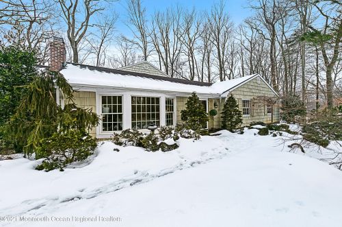 174 Deepdale Dr, Middletown, NJ 07748-3057