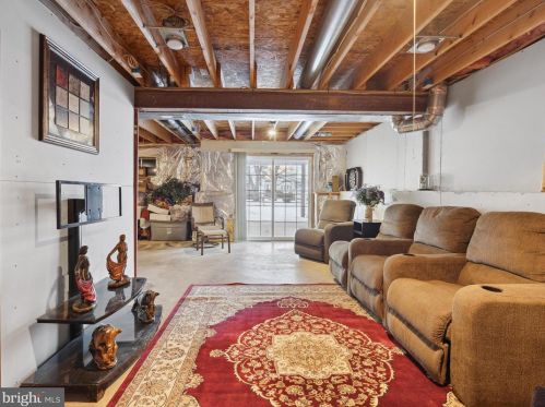 41 Cypress Point Ct, Charles Town WV  25414-3928 exterior