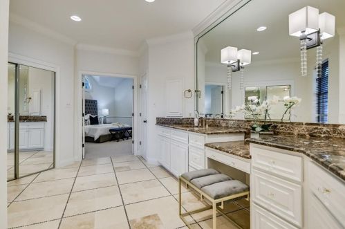 3001 Chatelaine Dr, Austin TX  78746-6895 exterior