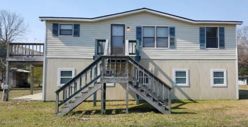 240 Bermuda Dr, Hampstead, NC 28443-2871