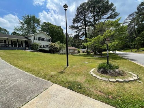 2380 Amberbrook Dr, Conyers, GA 30094-6178