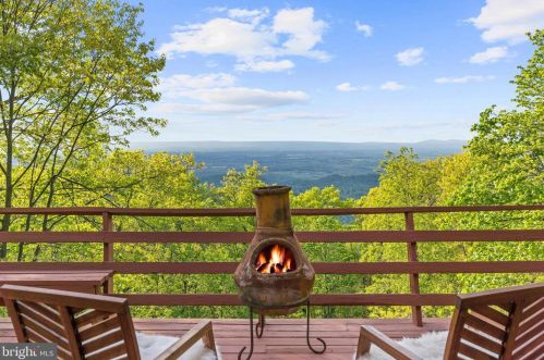 116 Mossy Rock Ln, Linden, VA 22642-5033