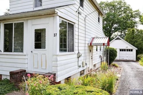 37 Island Rd, Mahwah, NJ 07430-1215