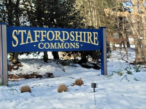119 Staffordshire Commons Dr, Wallingford CT  06492-1751 exterior