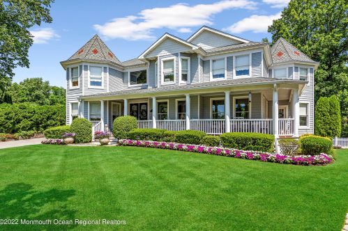 8 Captain Bailey Ct, Brielle, NJ 08730-1553