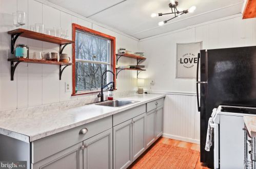 1195 Warden Lake A B Dr, Wardensville WV  26851-8192 exterior