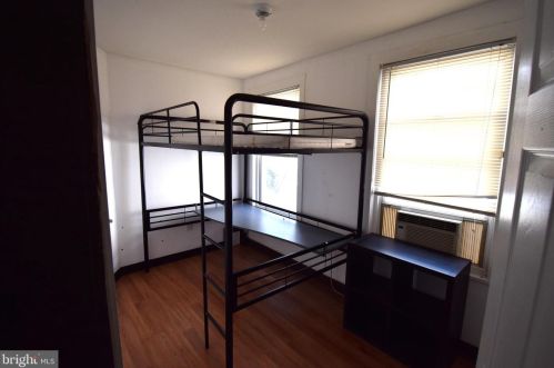 2224 11 St, Philadelphia PA 19133-1002 exterior