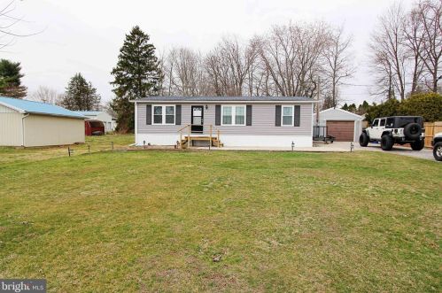 2080 Hilton Ave, York, PA 17315-3836