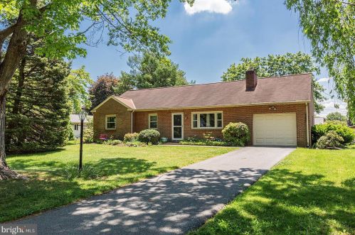 54 Sunrise Ave, Lancaster PA  17601-3942 exterior