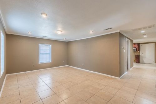 2845 Grove St, Fort Worth, TX 76104-6726