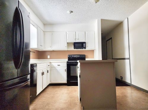 72 Windy St, Augusta, ME 04330-3944