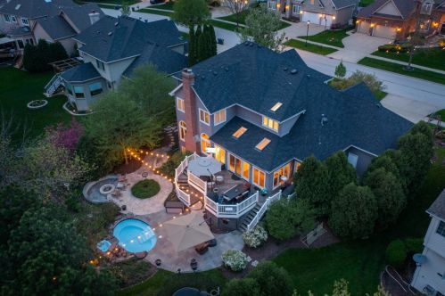 2519 Saddlebrook Dr, Naperville, IL 60564-4614